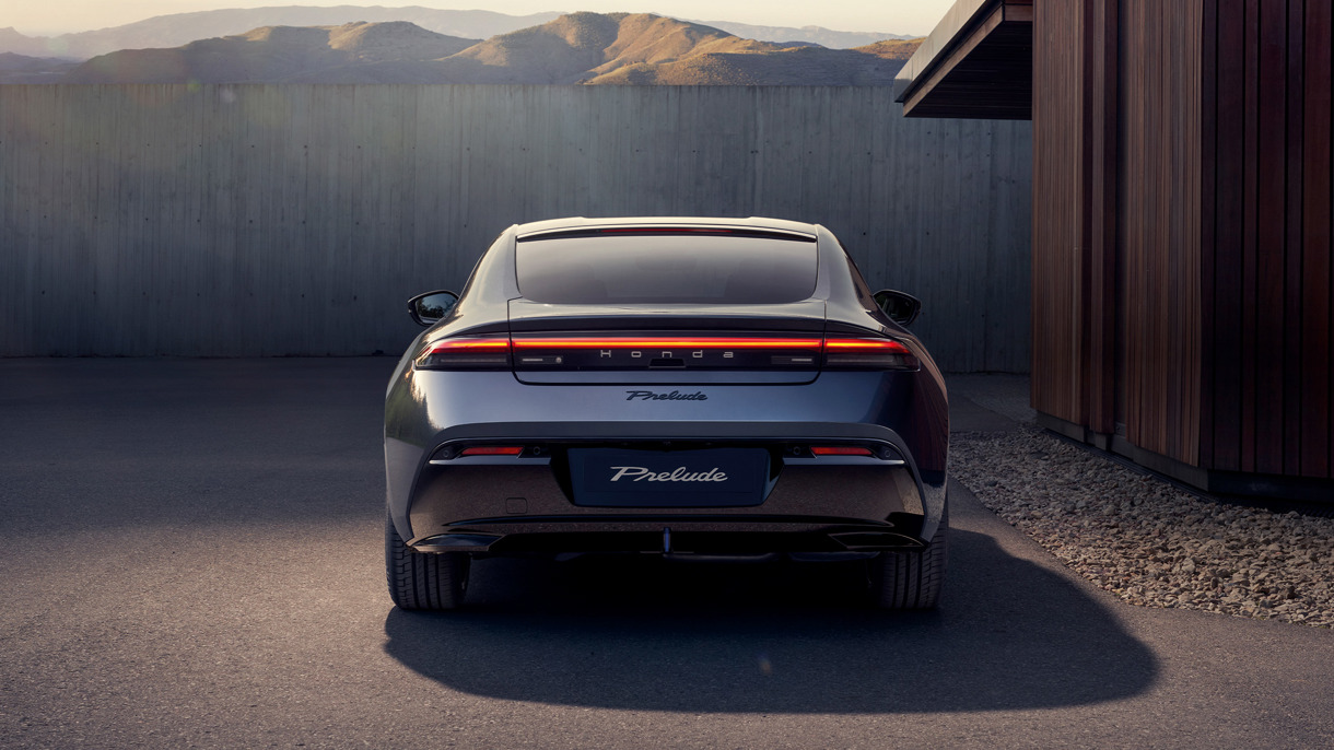 Stāvvietā novietošanas sensori priekšā un aizmugurē