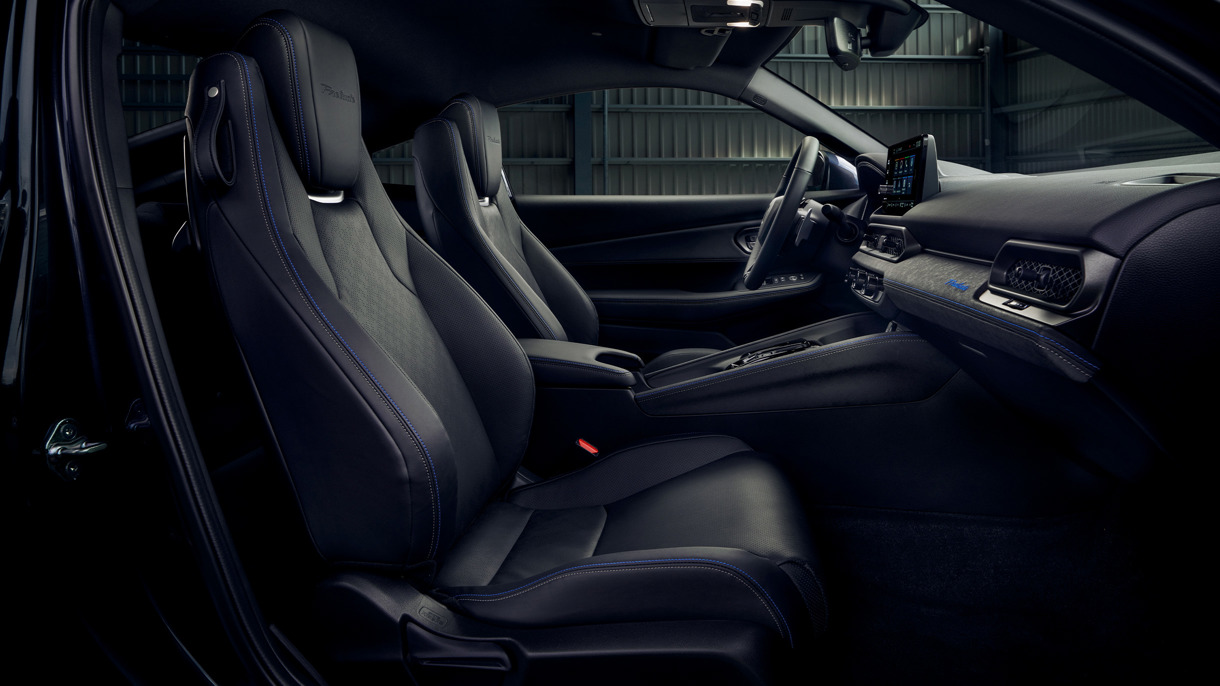 Premium ādas apdare